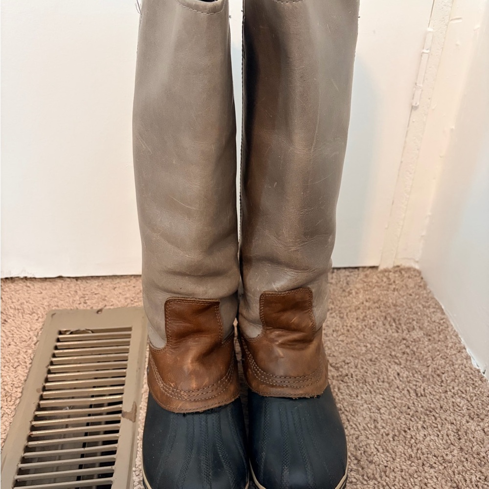 Sorel Winter Boots - Picture 5 of 8